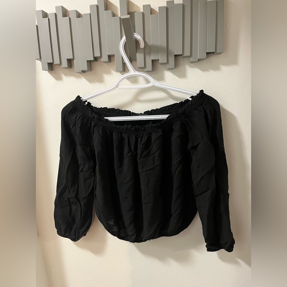 Brandy Melville O/S Off the shoulder crop top